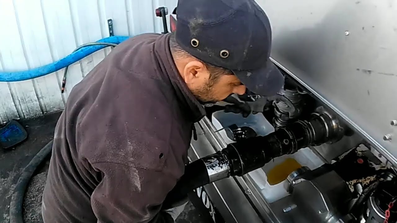 Cum încarc cisterna cu 4 compartimente pe jos ???