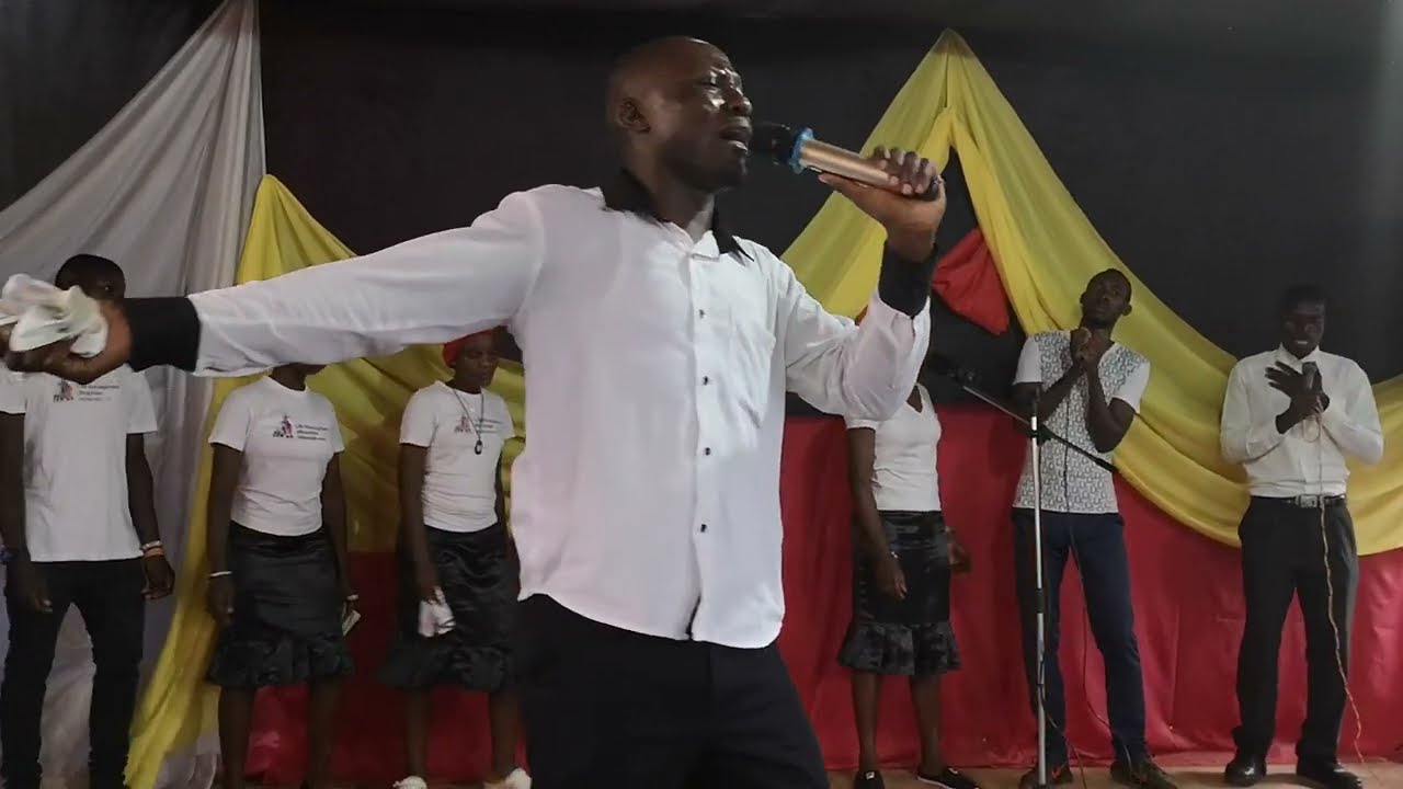 Nzikakkana wansi w’omukono gwo/ Niwewe Baba | LOGC Praise and Worship Team | Sunday Service.