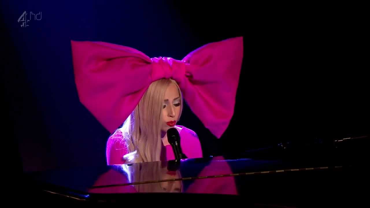Lady Gaga - Marry The Night Acoustic on Alan Carr: Chatty Man 720p