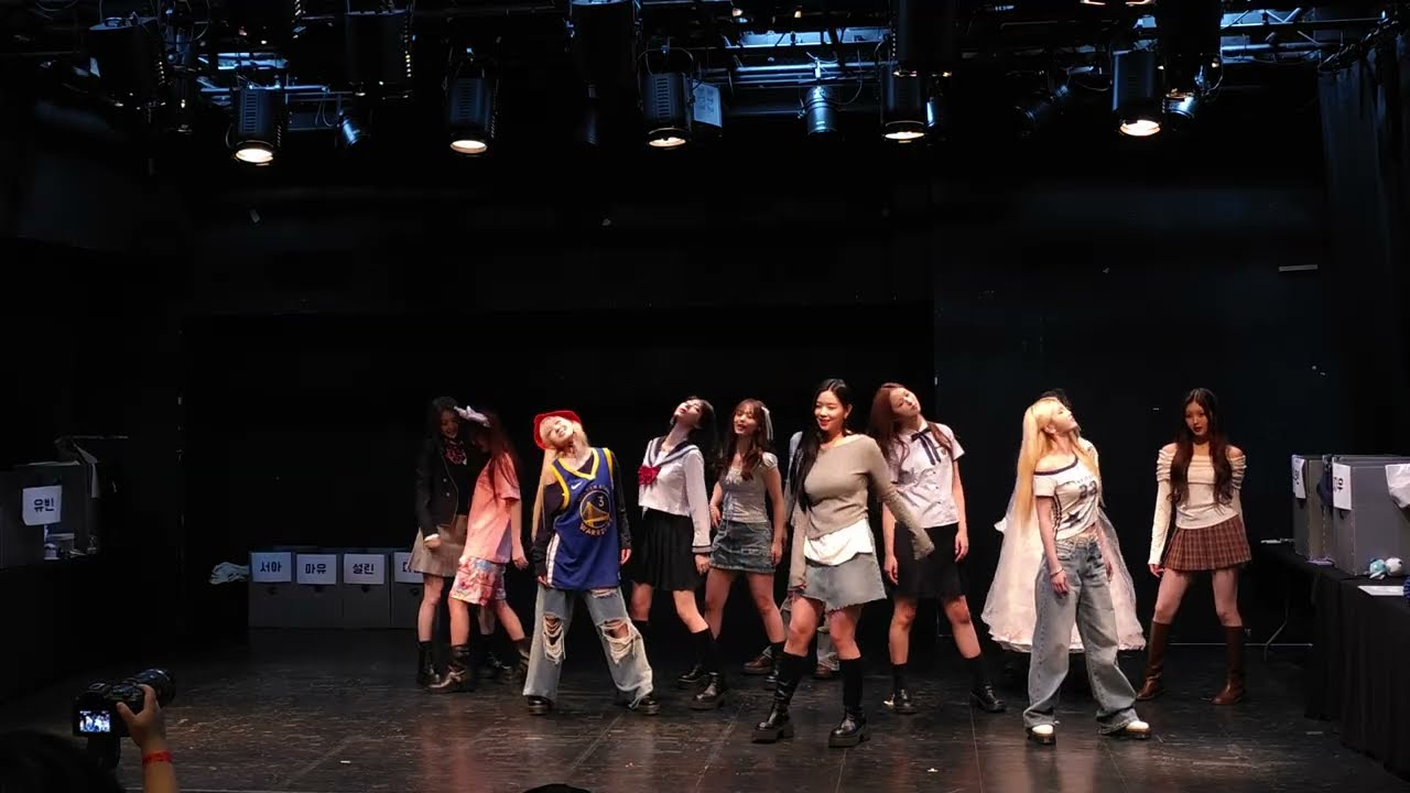 250921 트리플에스(tripleS) '깨어(Are You Alive)' 직캠(fancam) @fansign 팬싸인회