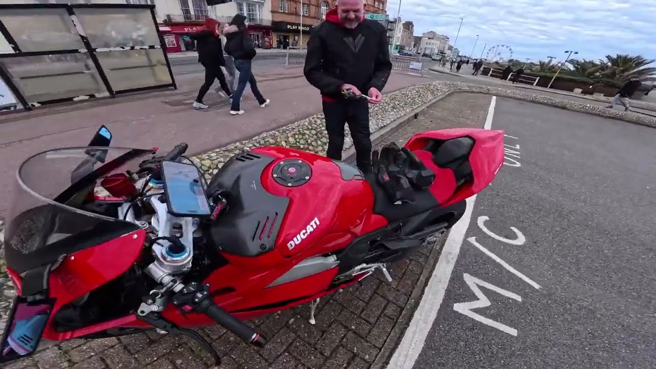 Crazy Ride! Crazy Life! Crazy Bikes! ( RollingCircus #motovlog  )