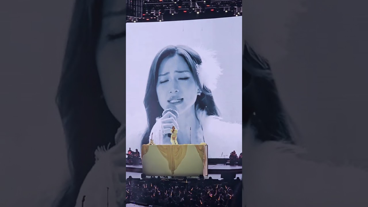 Sau đôi mắt cười live Hoà Minzy ft Rhyder