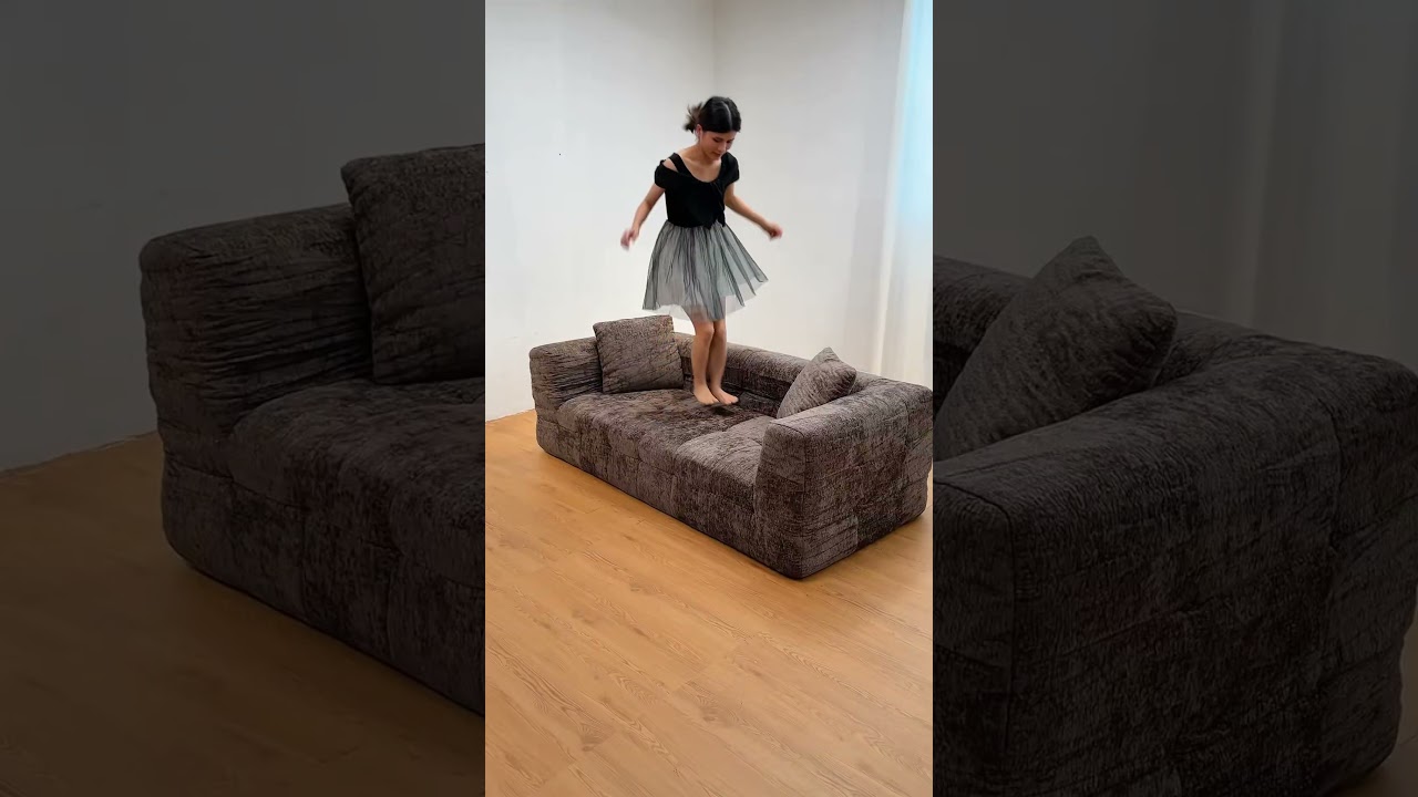 Skompresowana sofa w pudełku #compressedsofa #sofa #sofaclub #furniture