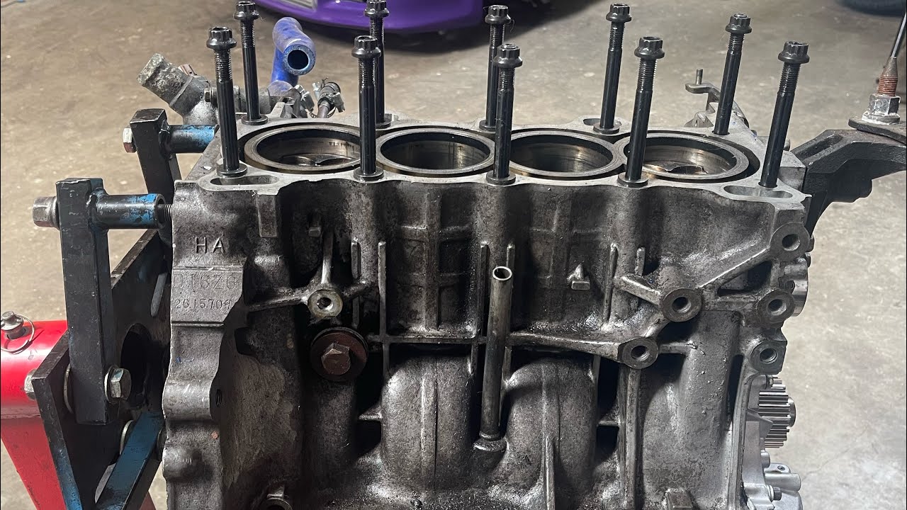 Disassembling A 700+ HP Sleeved D16Z6 Block