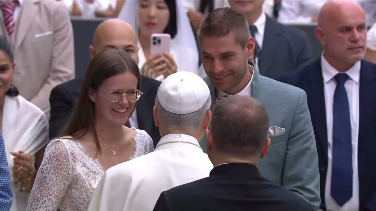 POPE LEO XIV Blesses NEWLY MARRIED COUPLES