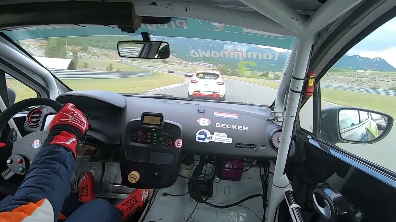 Crash in first lap. Grobnik 2023. Clio Rs Cup