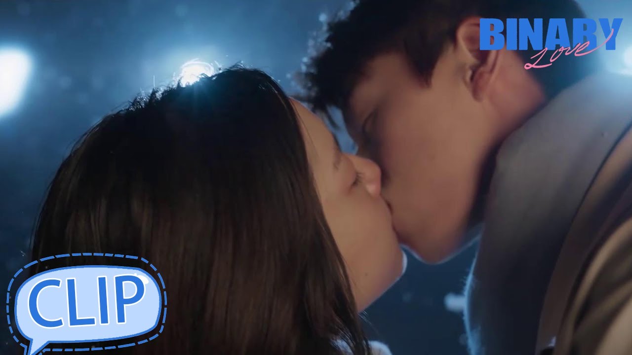 Binary Love EP14 | Fang Yu and Zhou Linlin confess and sweetly kiss in the snow  💋