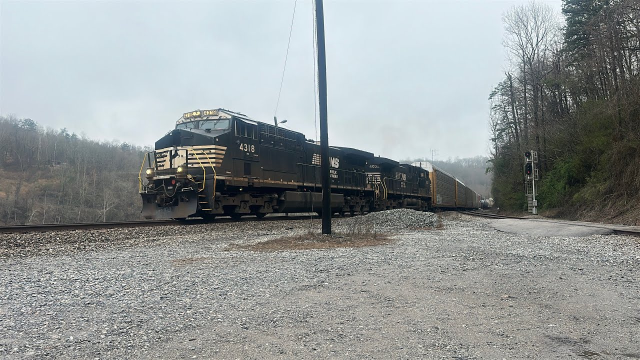Southbound Norfolk Southern 123 in Harriman Junction  