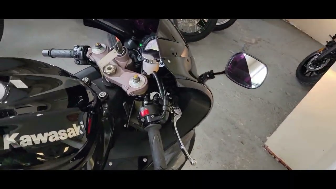 2006 Kawasaki Ninja ZX 10r!!  Raw power in Black and Chrome.