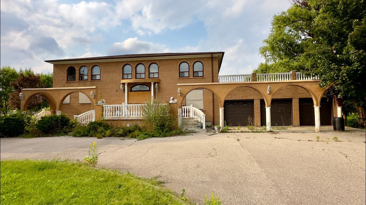 Exploring a Mafia Boss’s ABANDONED $6,000,000 1977 Dream Mansion | SHOCKING DISCOVERY IN HERE