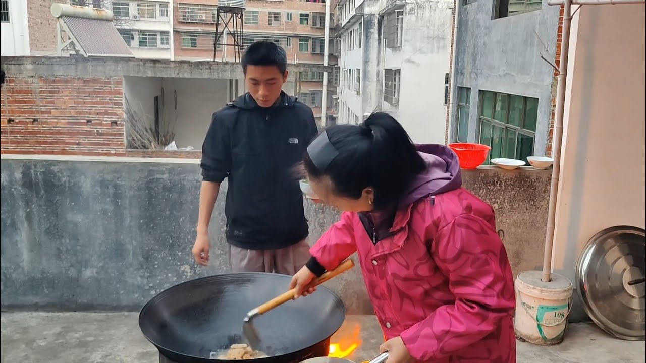 除夕前的美食日常:虎皮肉卷➕梅菜扣肉