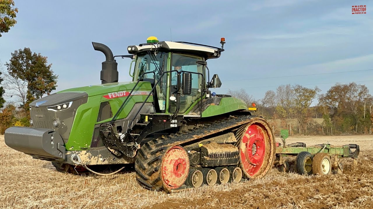 673 HP FENDT 1167 Tractor Working on Fall Tillage