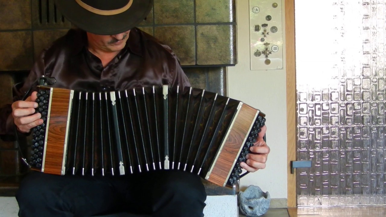 Juan Carlos Cobiàn: Nostalgias (interpr. Andrej Mouline - Hybrid-Bandoneon)