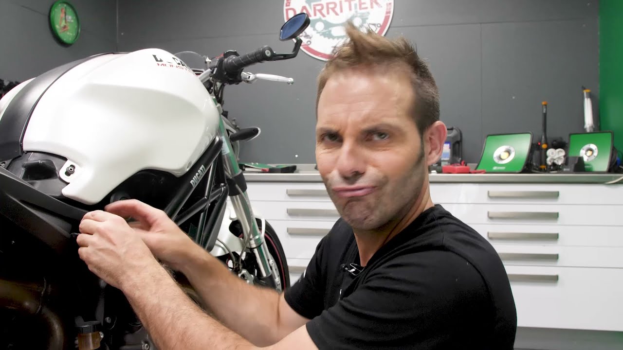 Diagnosi Moto di Didier / Episodio 2 / Ducati Monster 696 / La spia di servizio si accende