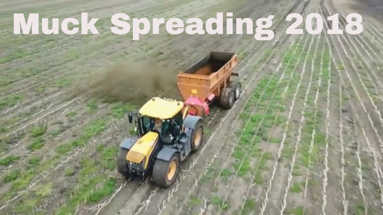 JCB Fastrac 4220 Muck Spreading (Drone)