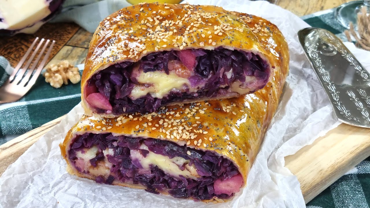 😏 ¡Dale color y sabor a tu cena con este sencillo STRUDEL de col lombarda y queso!