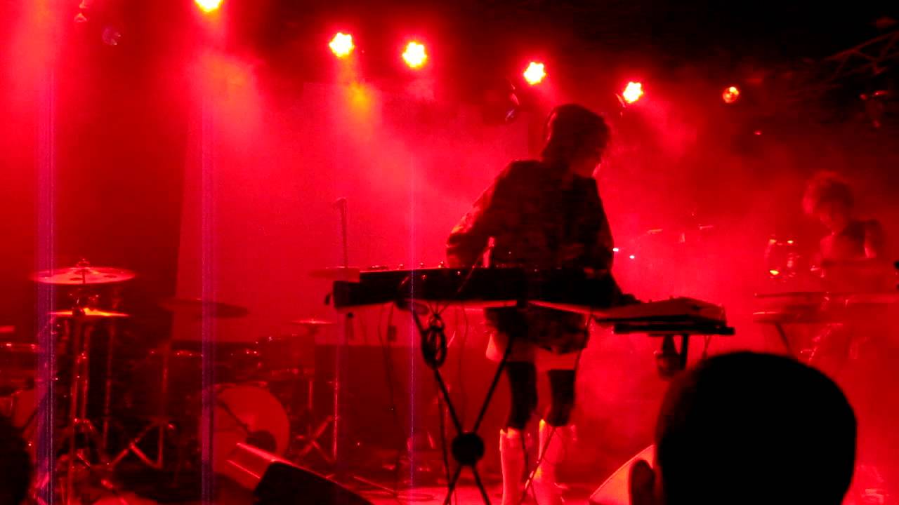 Grimes - Oblivion + Genesis - Live @Circolo degli Artisti Roma