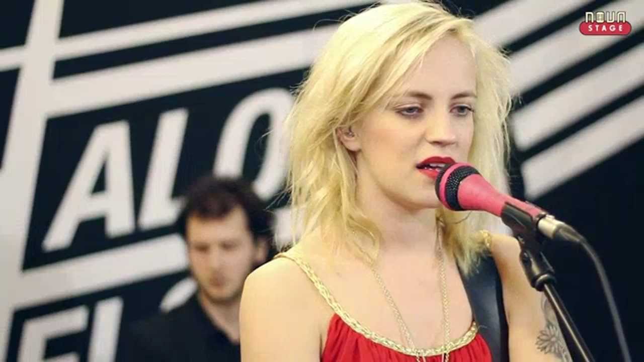 Haloo Helsinki! - Kuu Saa Valtansa Auringolta (Mokoma cover)