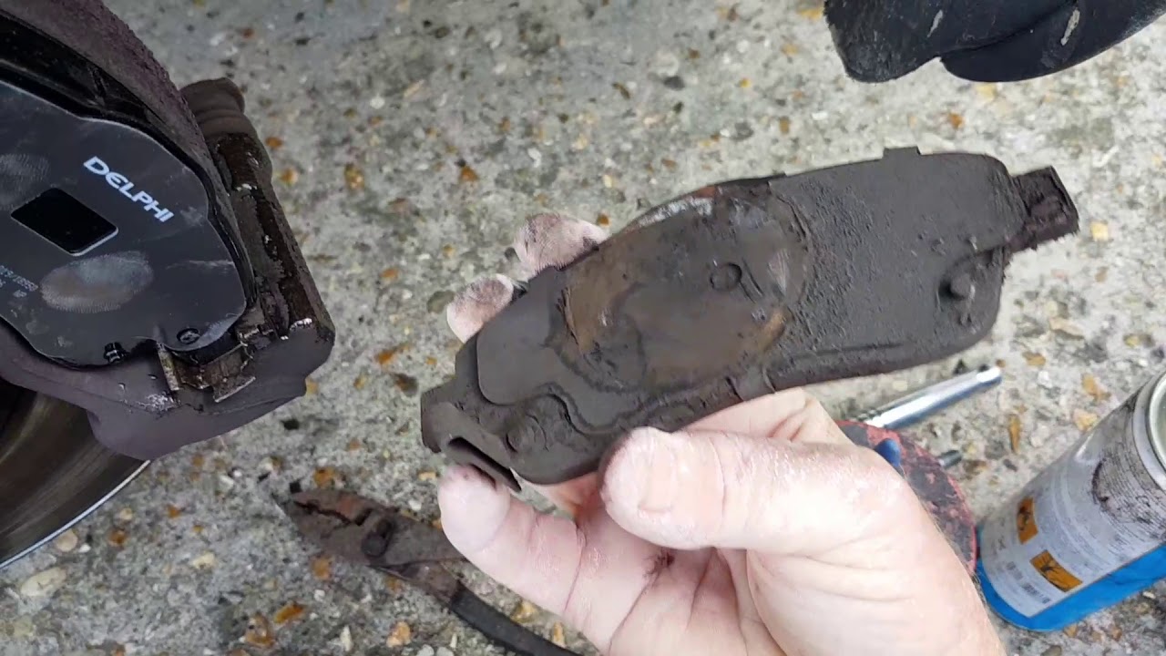 Toyota avensis front brake  pads change
