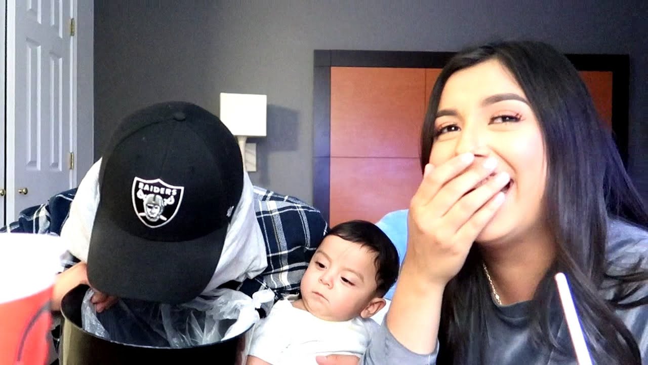 WHAT'S IN MY MOUTH CHALLENGE | Puke Alert | D&E Vlogs