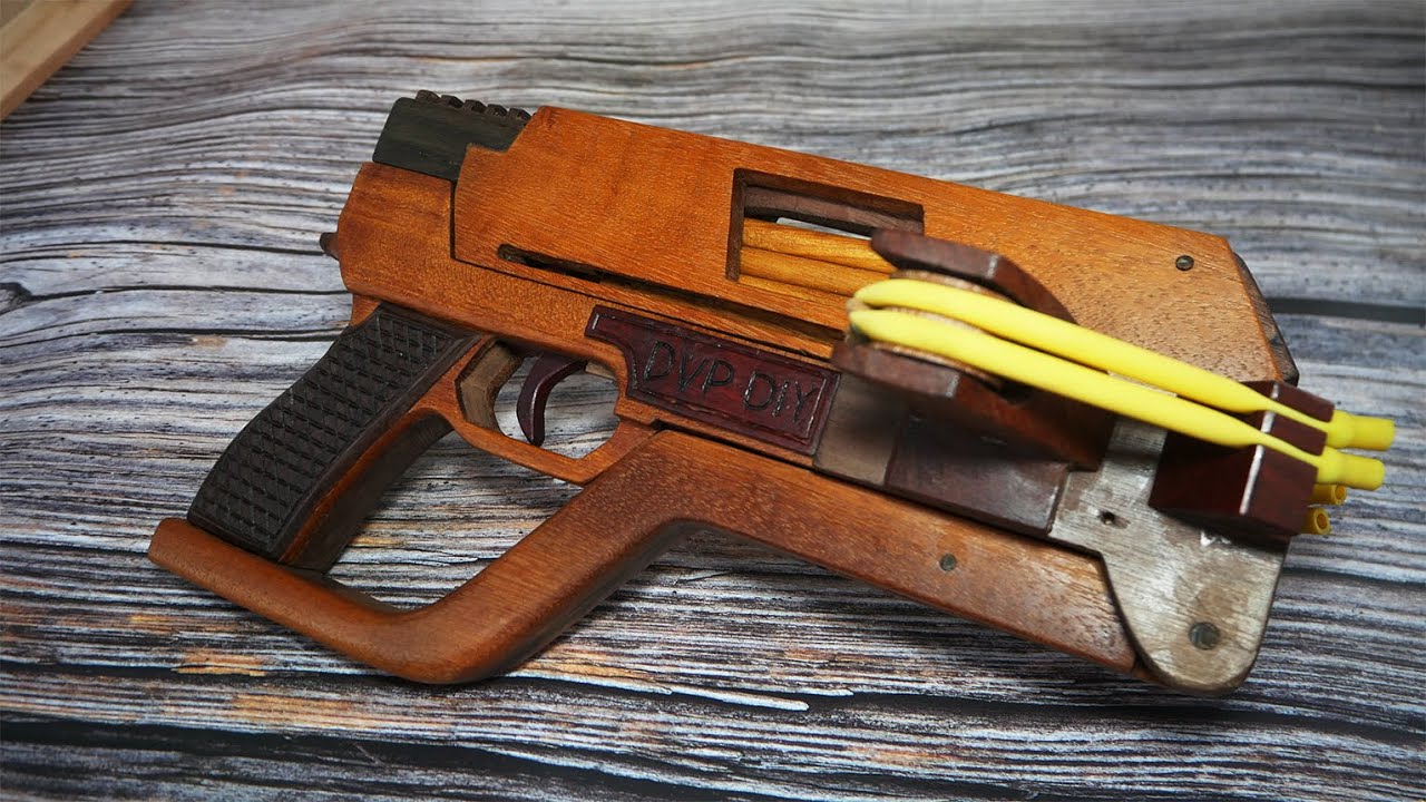 making pistol crossbows made of wood