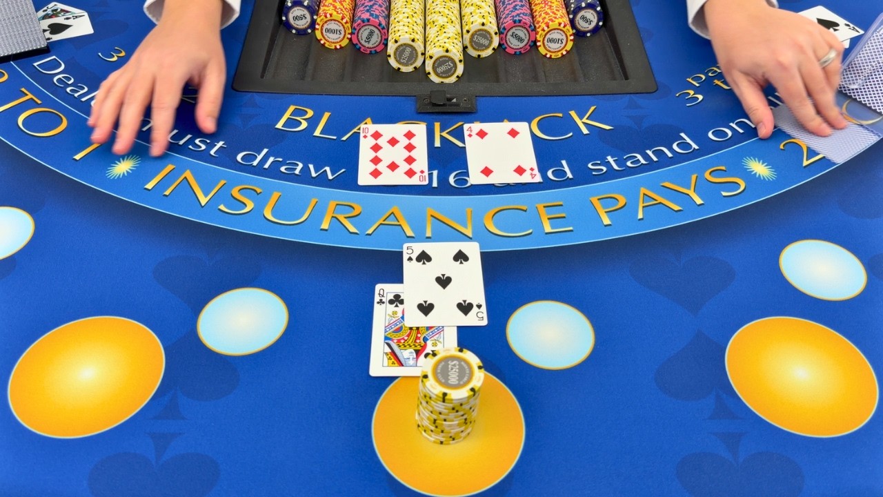 I BET $400,000 ON ONE HAND OF BLACKJACK & WON MASSIVE $375K BLACKJACK BET IN $1,000,000 BUY IN GAME!