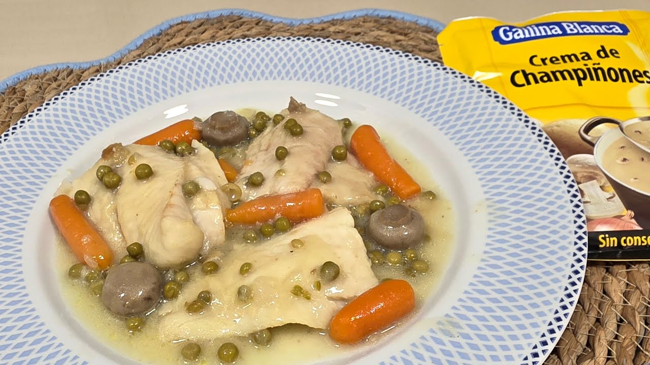 🐟 Merluza en salsa sencilla con un sobre de Crema de Champiñones. 