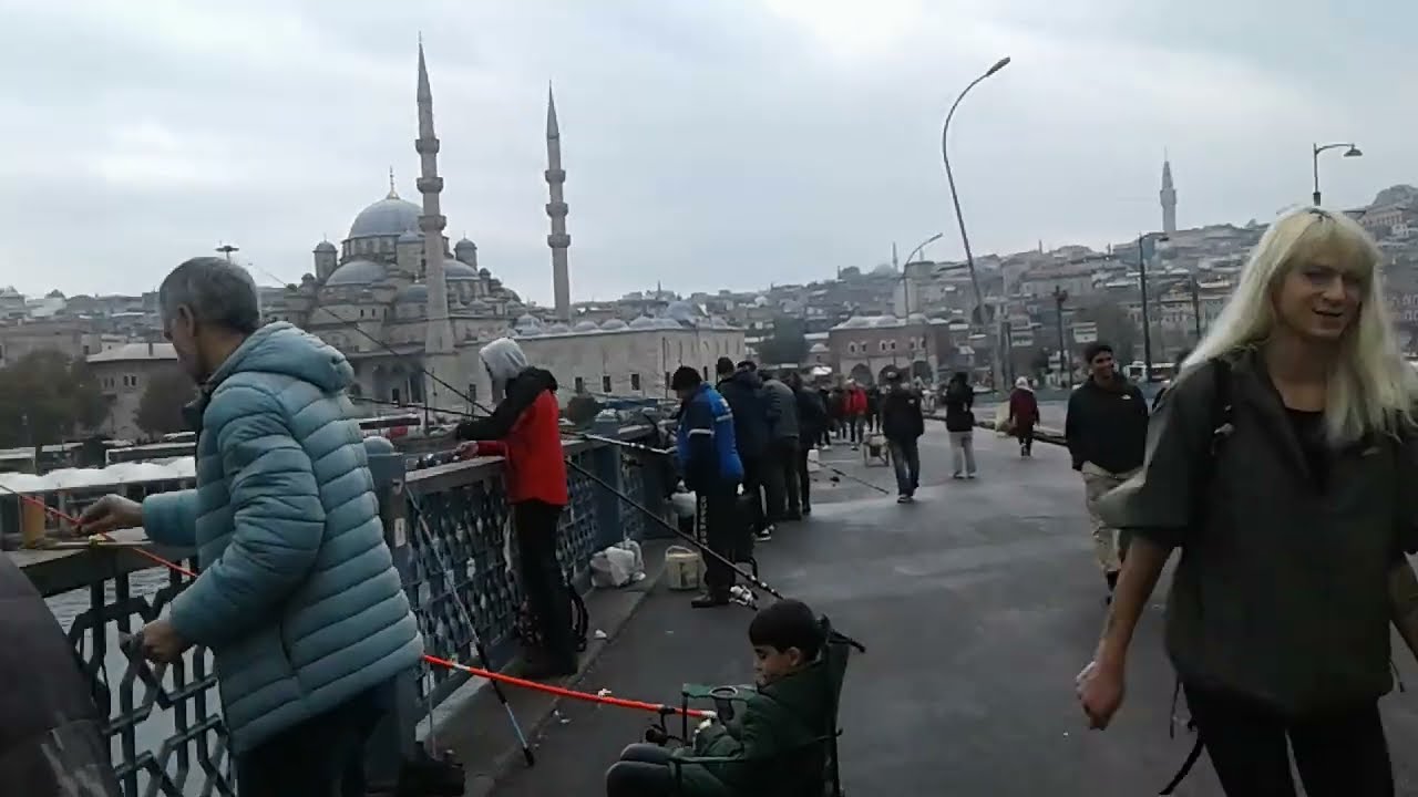GALATA KÖPRÜSÜ. (İstanbul'un en önemli simgelerinden,balık tutanları,restaurantları,Haliç.)