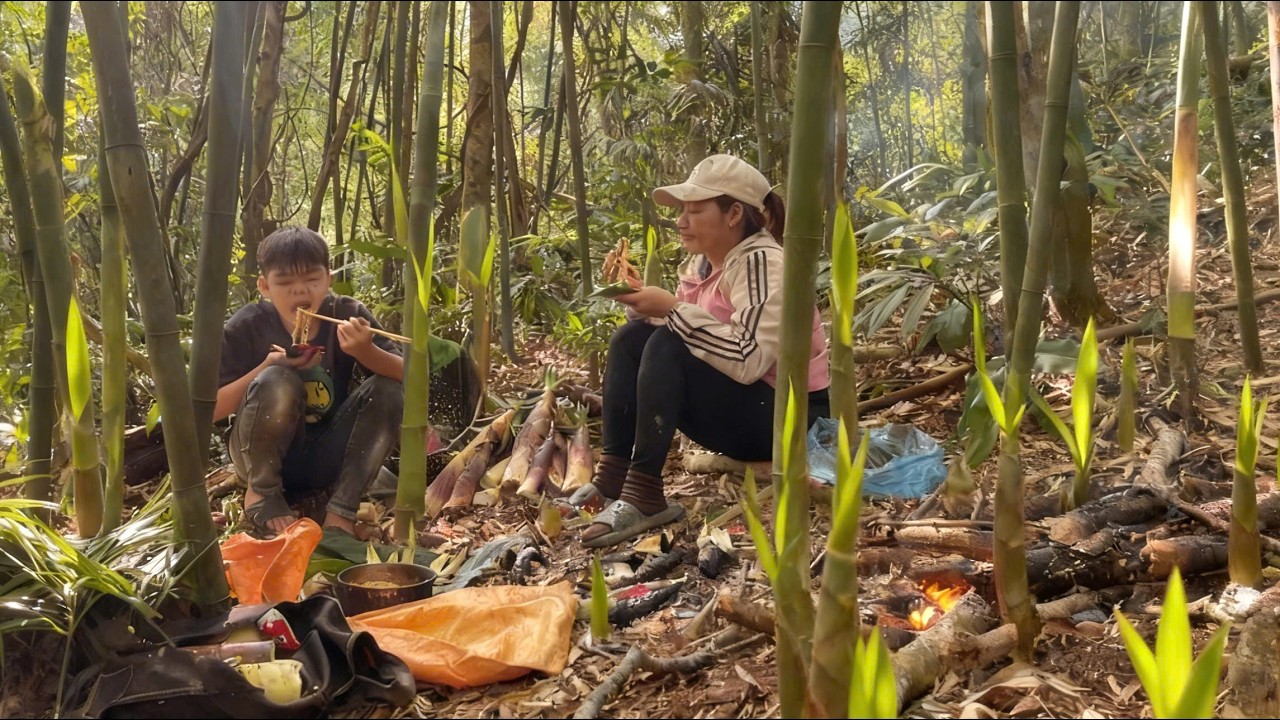 MAI & BINH harvest bamboo shoots to sell - A simple lunch in the deep forest.