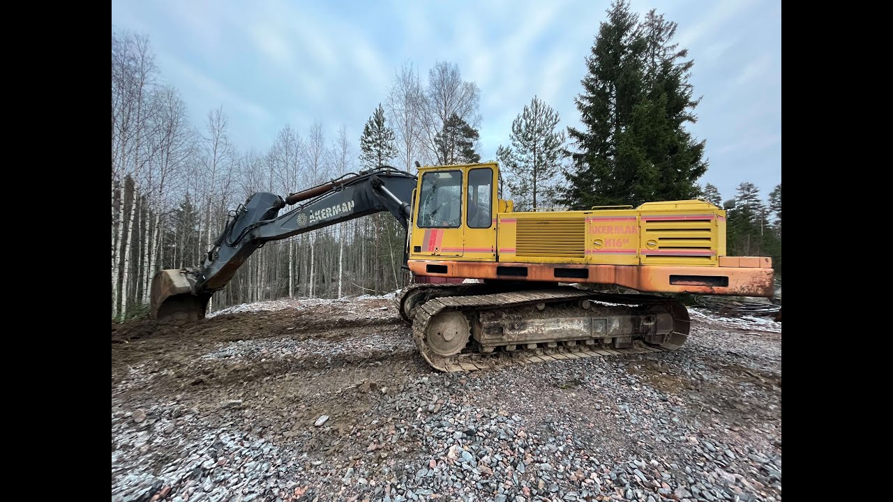 Huutokaupataan valtava Åkerman H16BE kaivinkone
