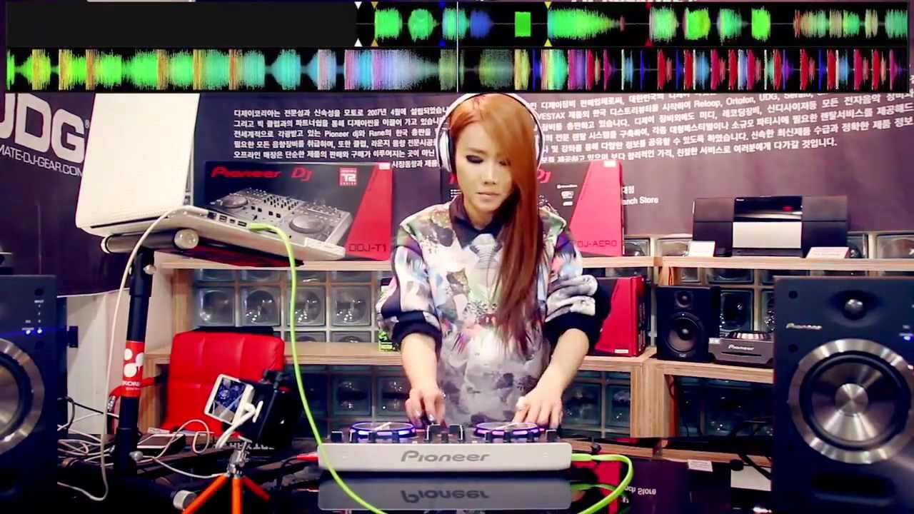 Pioneer DDJ-WEGO with DJ DD