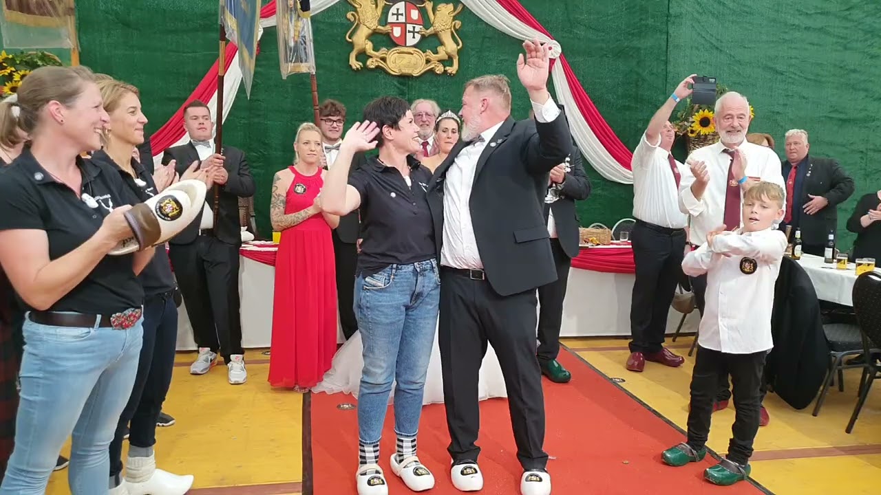 Grevenbroich - Kirmesgesellschaft Elsen-Fürth - Proklamation und Ehrentänze am 02.10.2023