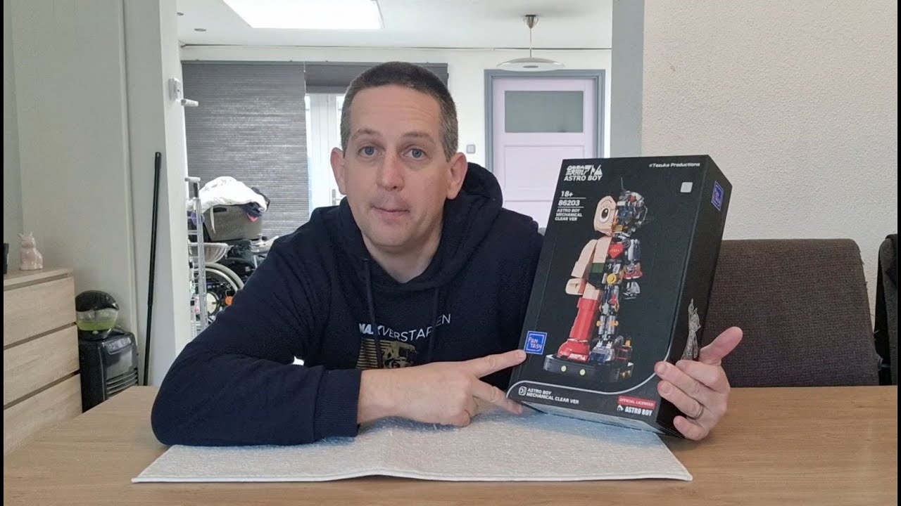 Pantasy  -   Astro boy - Big LEGO secret reveals?!