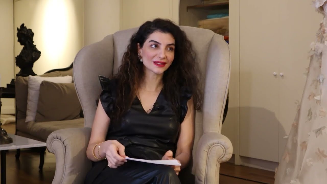 Paris'te “couture” koleksiyonunu sunan ilk Türk tasarımcısı Dilek Hanif ile tatlı bir söyleşi yaptık