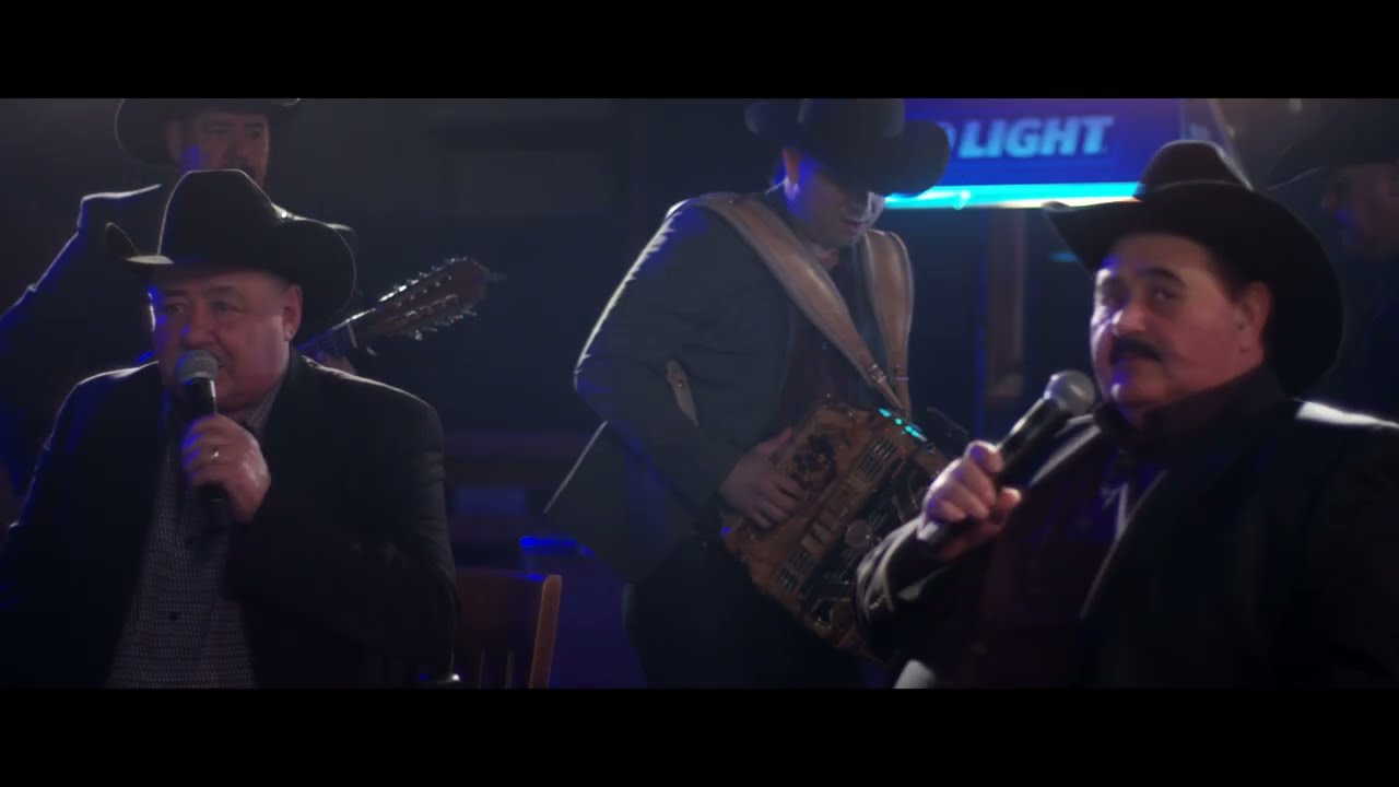 Los Huracanes Del Norte - Escuadras Del Sur [Corridos Perros Vol.1]