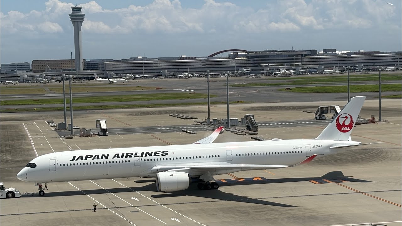 日本航空　JL12便　ダラス・フォートワース行き　Airbus A350-1000（JA09WJ）　プッシュバックとタキシング