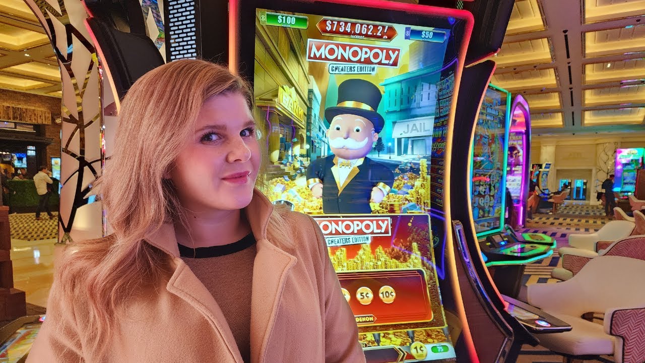 I Put $100 in a Monopoly Cheaters Edition Slot in Las Vegas. 💰 This is What Happened!