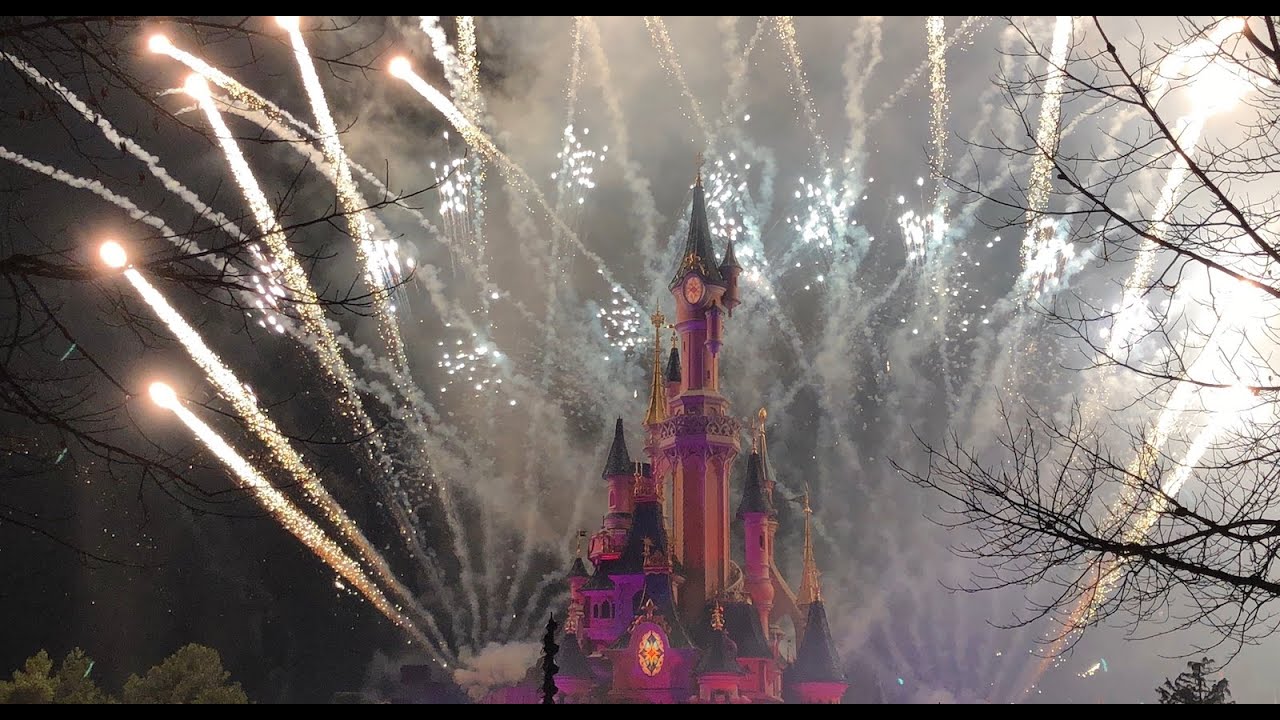 Disneyland Paris - New Year 2019 Fireworks 4K