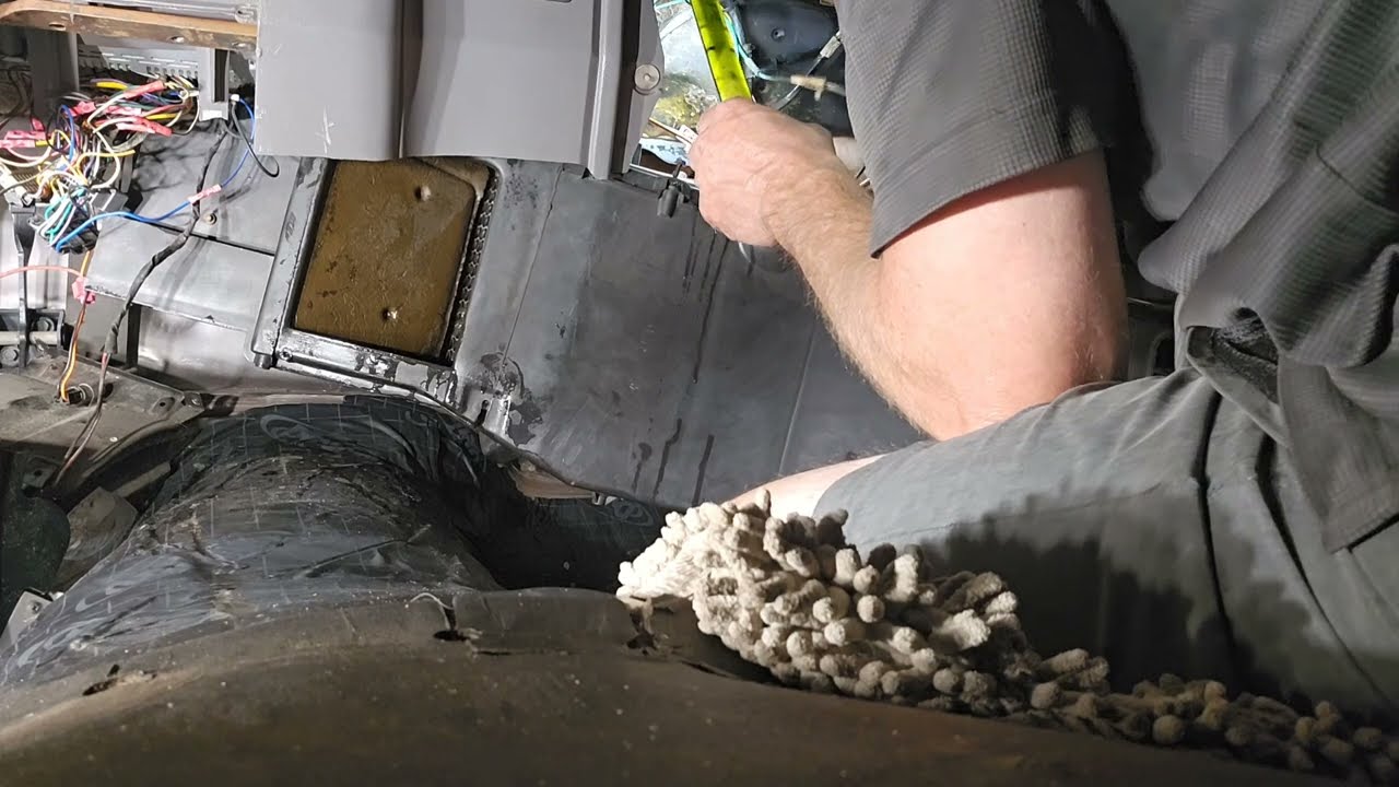 Dodge D100  - Removing Heater Core