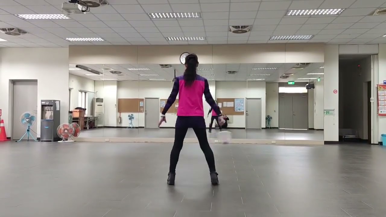 愛的路上千萬里（柔力球練習中）