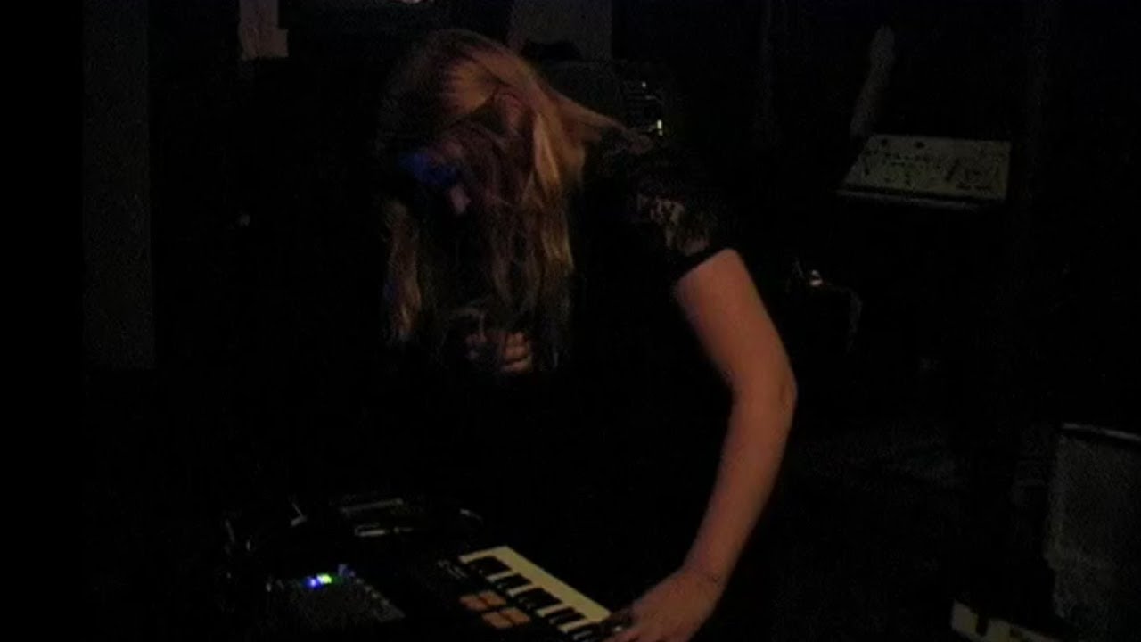 Pharmakon live at Jacques' Cabaret (Boston, MA) 2009 [Full Set] Noise Power Electronics
