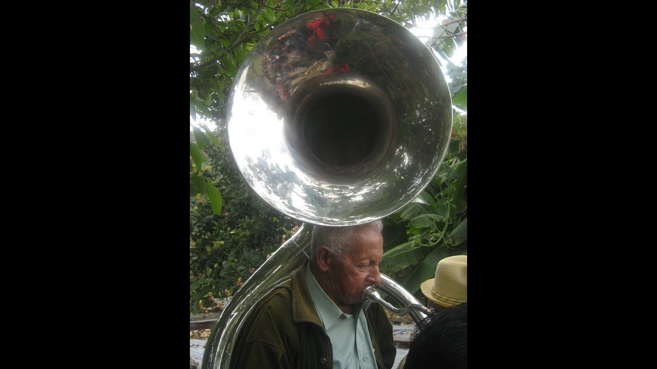 BANDA BRISAS DE FUNES - EL COMISARIO MUNICIPAL