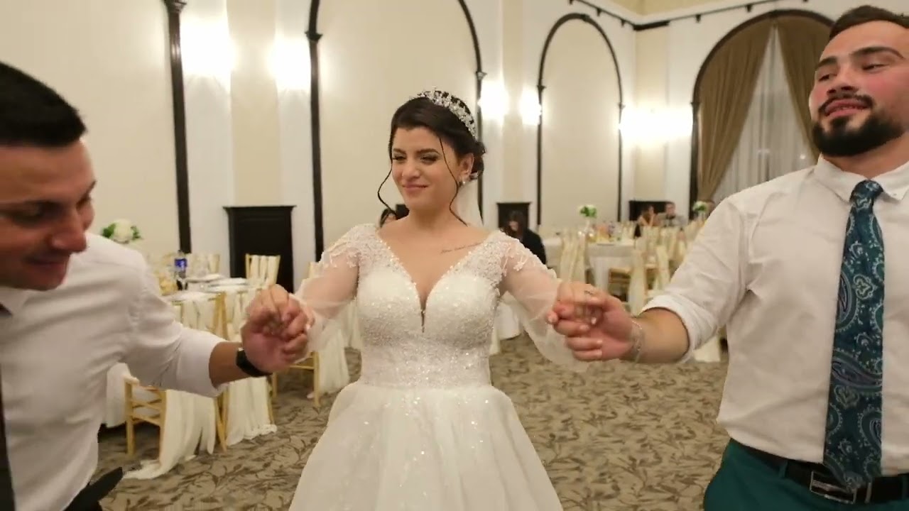 Formatii nuntă Piteşti - Formatia CostyMusicBand- horă mare-0767676898