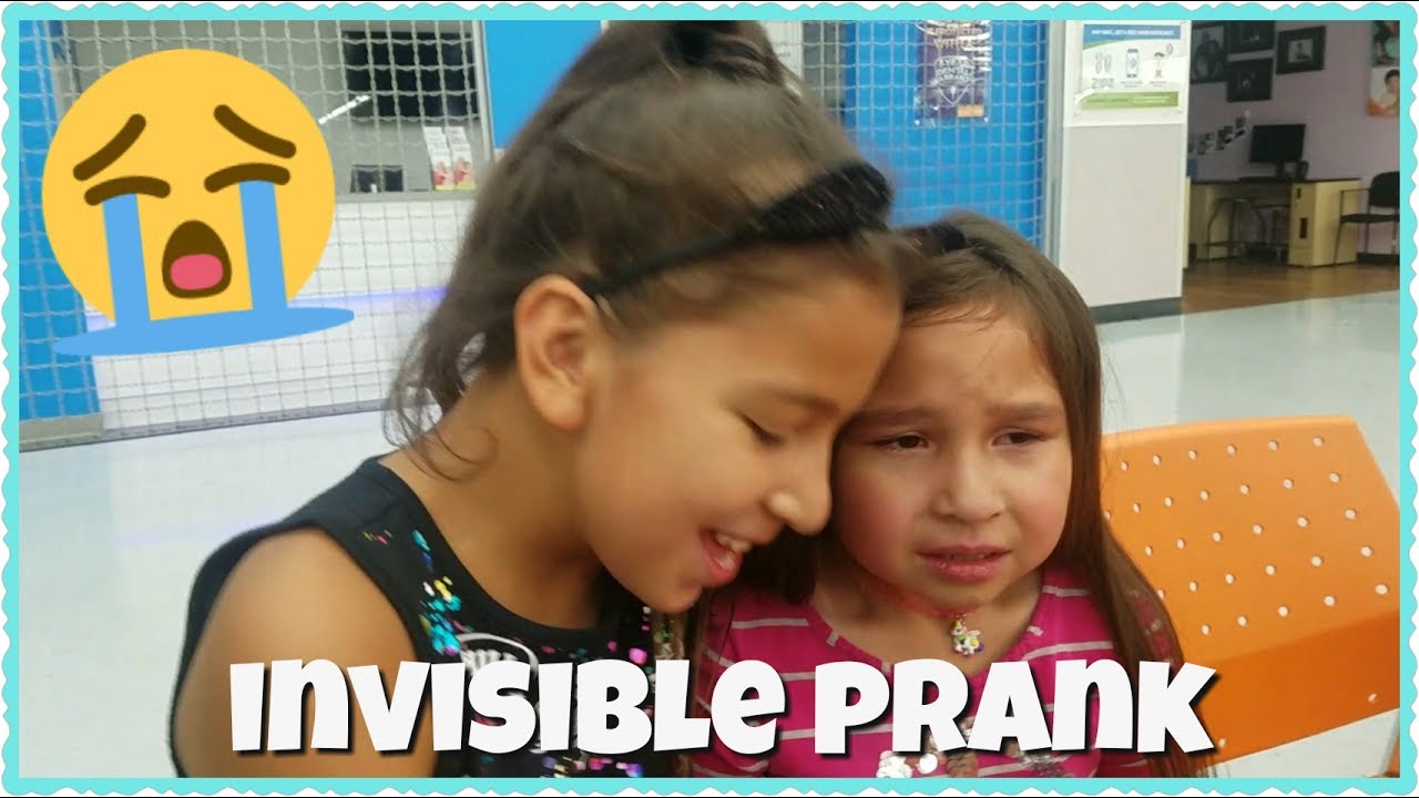 INVISIBLE PRANK ON MY 6 YEAR OLD SISTER IN WALMART
