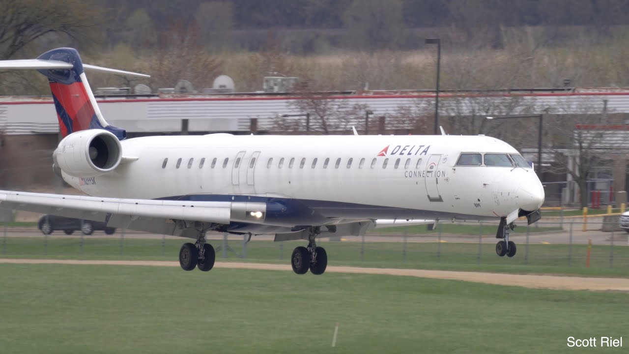 SkyWest Delta CRJ-900 Closeup Landing KMSP - N899SK - SKW3915 - RST-MSP - CRJ-900LR