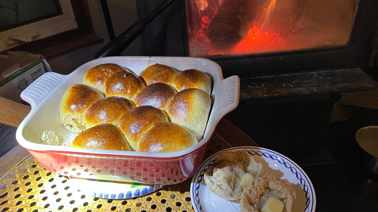 Bake Bread on Your Wood stove Top! Fresh Dinner Rolls, Yummy!