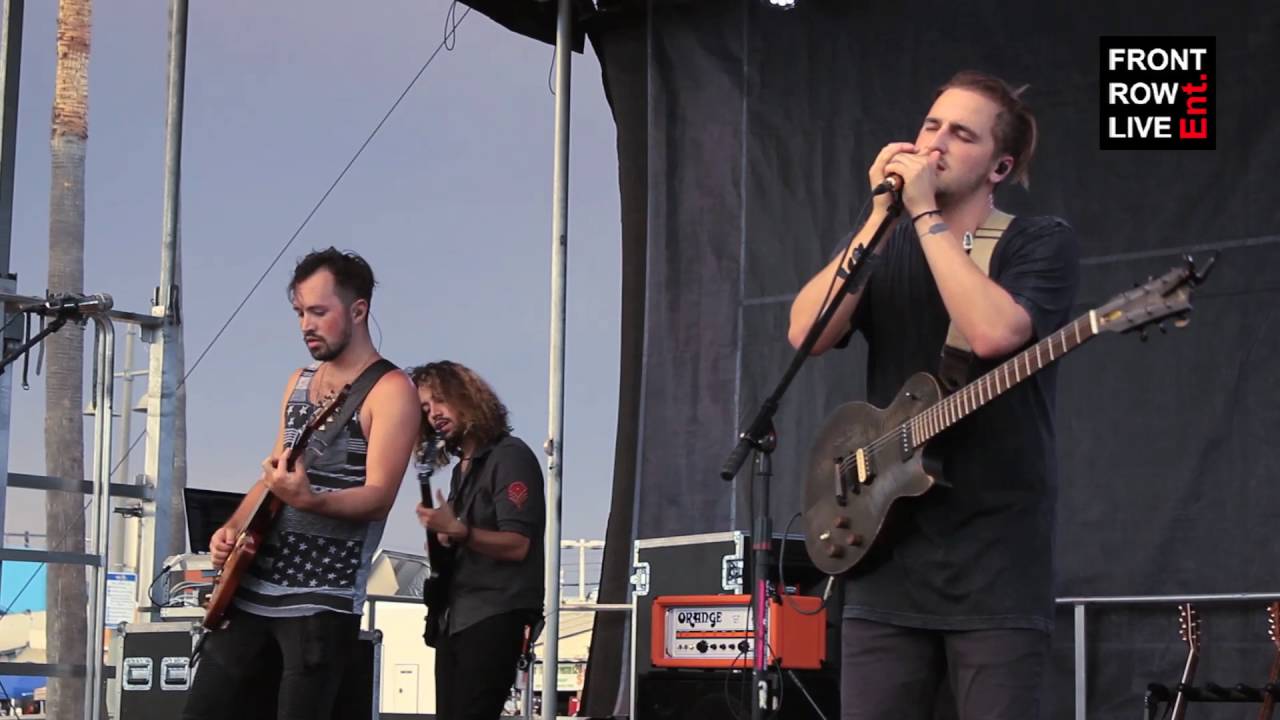 Heffron Drive Perform “Art of Moving On” in Venice Beach