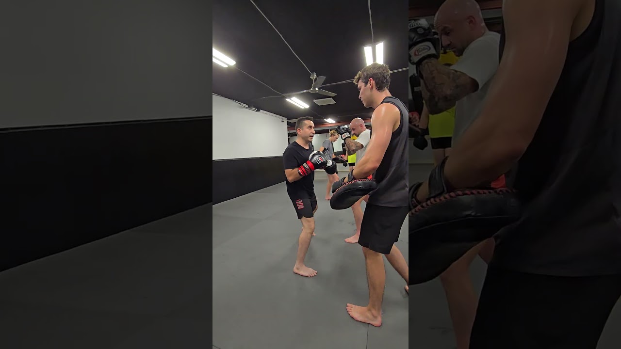 🥊Muay Thai Flow Combo: Jab - Fake to Kick Mastery 💥