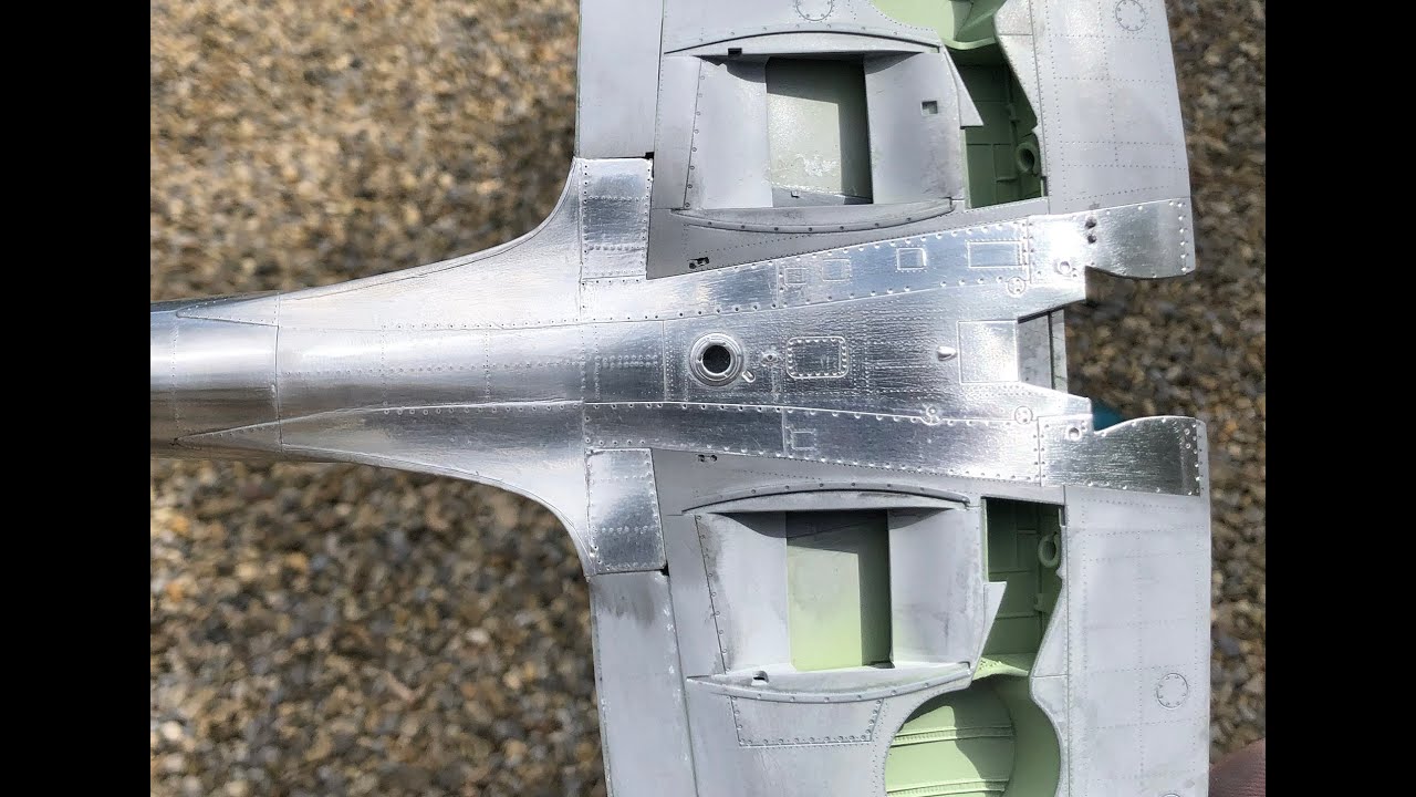Airfix Spitfire MKIX в масштабе 1/24. Отделка: натуральный металл. Сборка MJ250. Фольгирование дн...