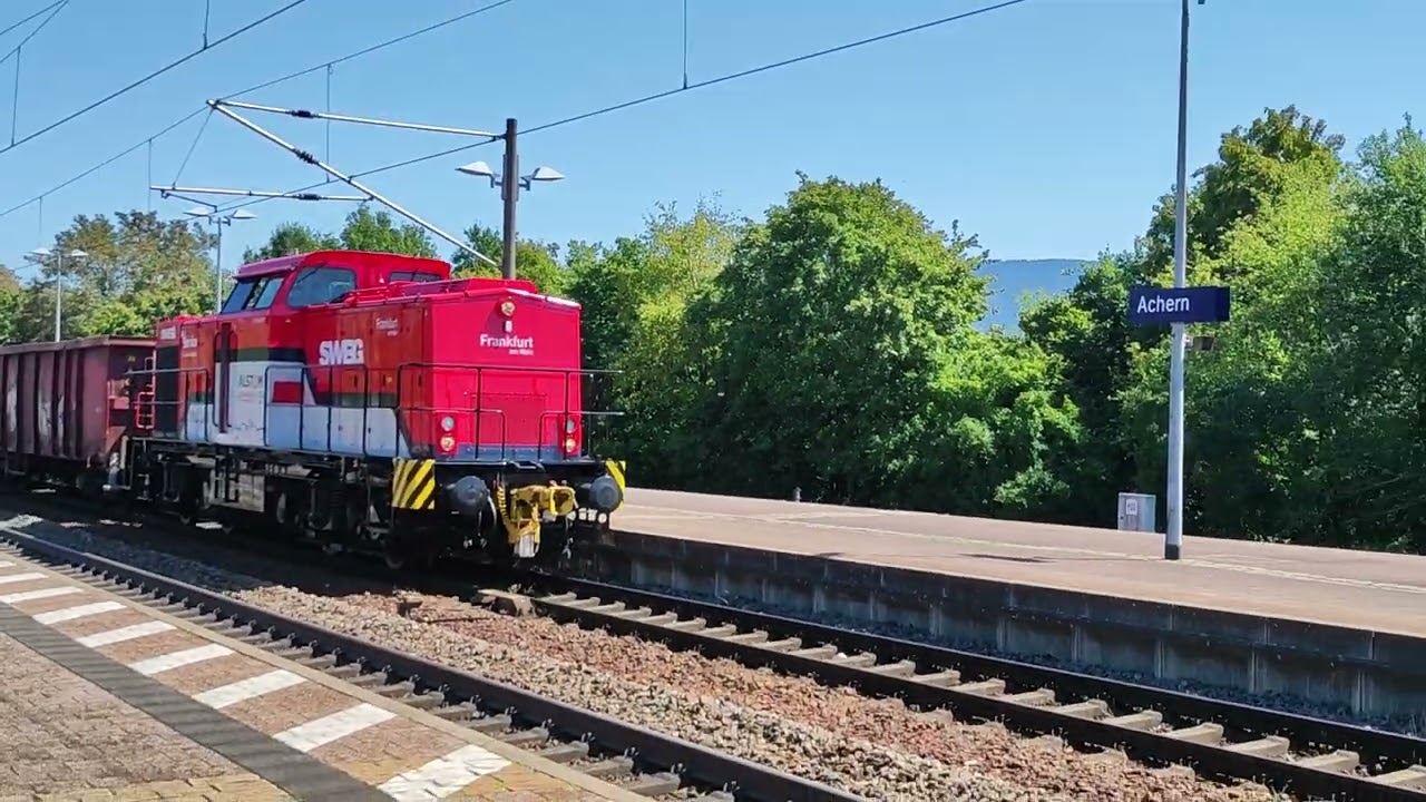 Baureihe 203 (Alstom modified version) drives through Achern + ICE S hidden in Background